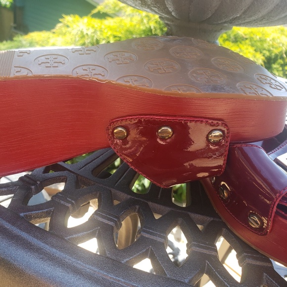 Tory Burch Red Patent Clog - Picture 5 of 10